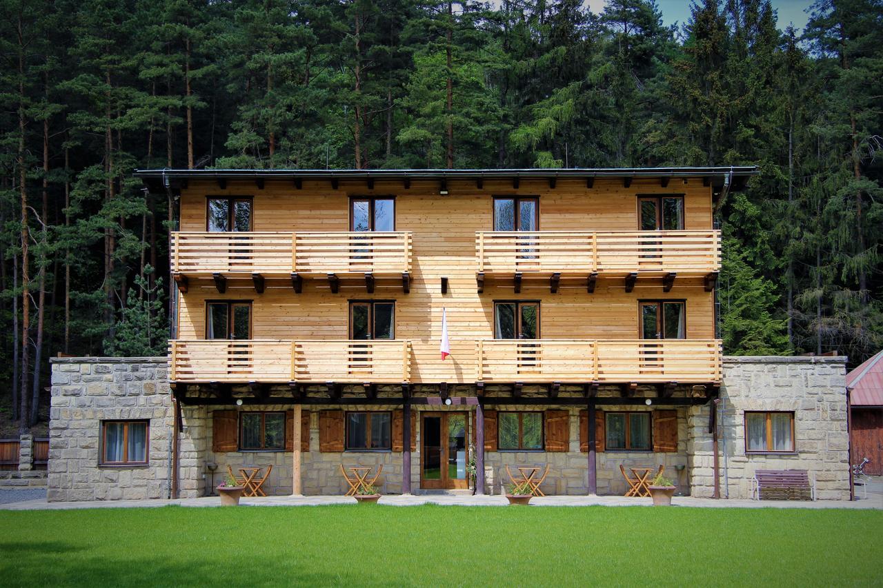 Dum Bratri Capku Hotel Budislav  ภายนอก รูปภาพ