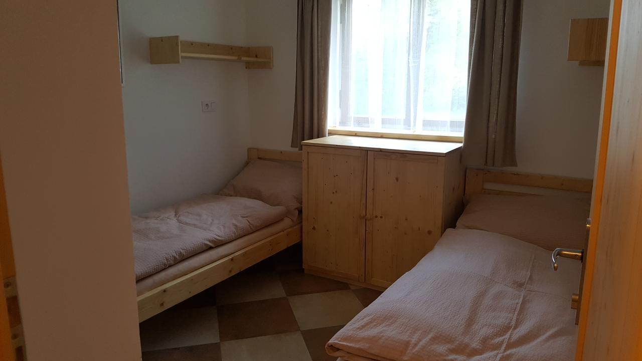Dum Bratri Capku Hotel Budislav  ภายนอก รูปภาพ